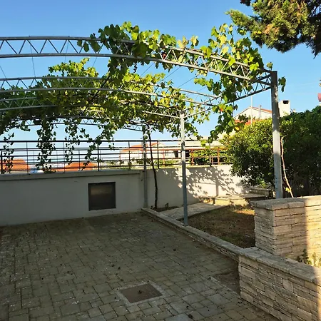 Διαμέρισμα Longin Sea View *