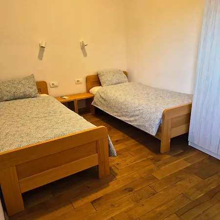 Longin Sea View Apartman